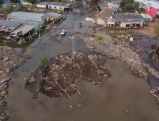 Mortos em enchentes no RS sobem para 180; 32 seguem desaparecidos